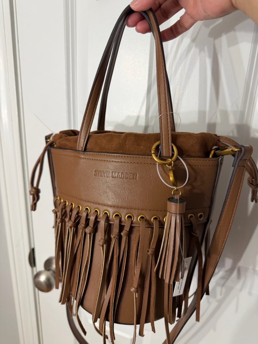 Steve Madden Tan Fringe Bucket Bag Adjustable Strap Detachable Insert Crossbody - Picture 2 of 15